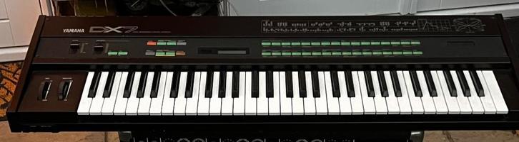 DX7 Yamaha - vintage synthesizer, Muziek en Instrumenten, Synthesizers, Gebruikt, 61 toetsen, Yamaha, Met koffer of flightcase