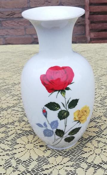 Vintage porseleinen bloemenvaas Royal KPM Bavaria met rozen beschikbaar voor biedingen