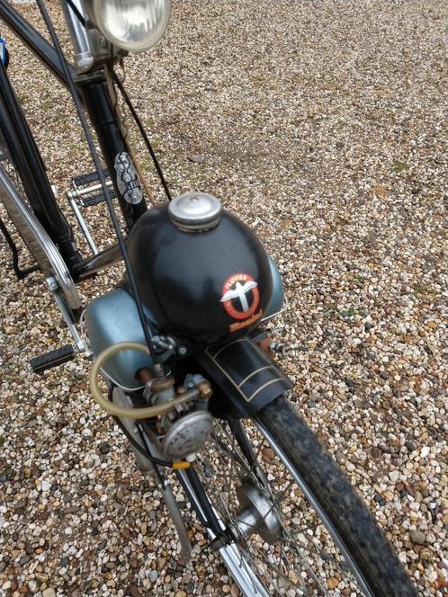 Een berini M13 'Ei' op een Gazelle fiets, Fietsen en Brommers, Brommers | Oldtimers, Overige merken, Maximaal 25 km/u, Ophalen