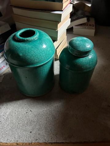 Mooie turquoise vazen beschikbaar voor biedingen