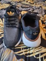 Adidas maat 40, Kleding | Dames, Schoenen, Ophalen of Verzenden, Zo goed als nieuw, Sneakers of Gympen