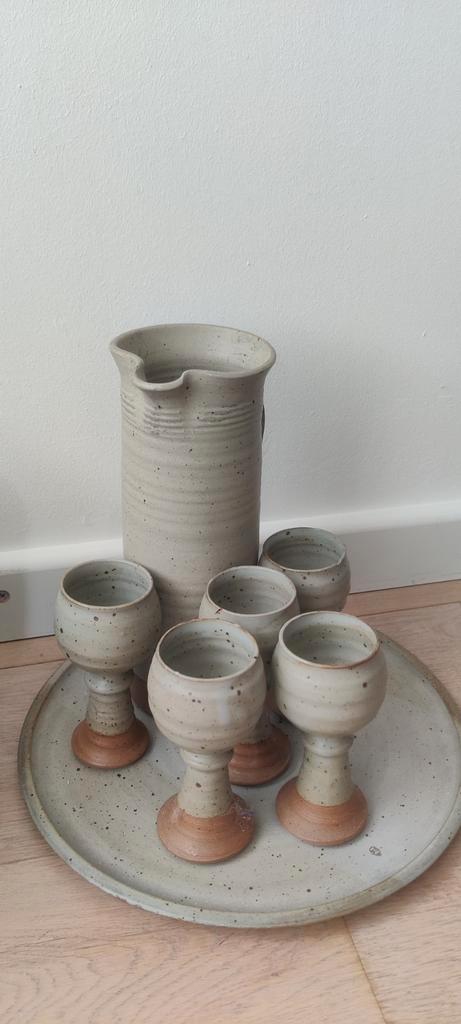 Keramische Karaf Set met Bekers en Schaal, Antiek en Kunst, Antiek | Keramiek en Aardewerk, Ophalen of Verzenden