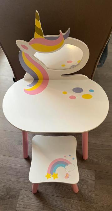 Eenhoorn make up tafel beschikbaar voor biedingen
