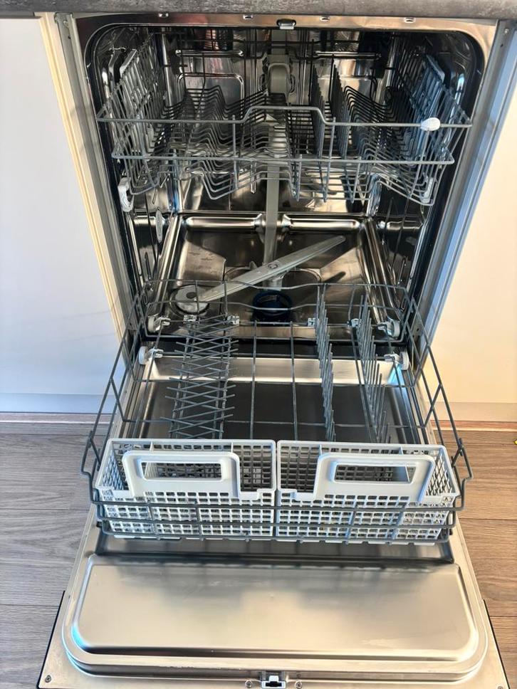 Vaatwasser heeft kleine reparatie nodig, Witgoed en Apparatuur, Vaatwasmachines, Zo goed als nieuw, Minder dan 85 cm, Ophalen