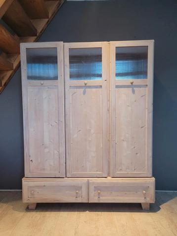 Houten kast met 3 deuren en 2 laden - Whitewash