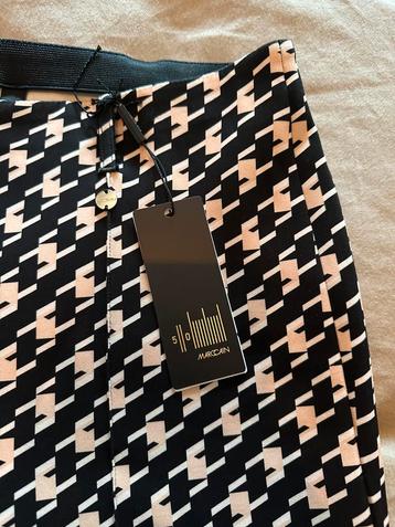 Nieuwe Marc Cain broek maat 4. beschikbaar voor biedingen