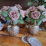 2 gouden vaasjes met kunst rozen, Ophalen