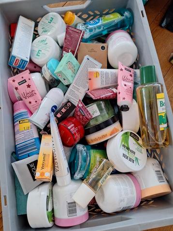 Cosmetica Verzameling - Zeep, Parfum, Crèmes & Meer beschikbaar voor biedingen