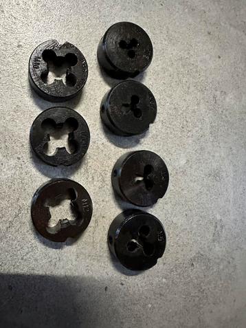 7 nieuwe draad snijplaatjes M3/M3,5/M4/M5/M10 /M10x1 /M12. beschikbaar voor biedingen