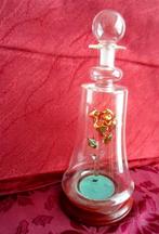 Glazen goudkleurige roos in klok- karafvormige stolp., Ophalen of Verzenden