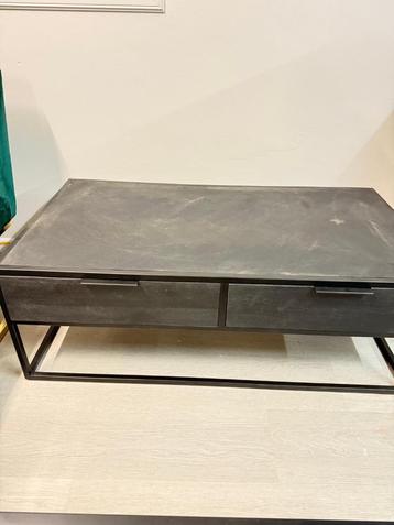 Salontafel  beschikbaar voor biedingen