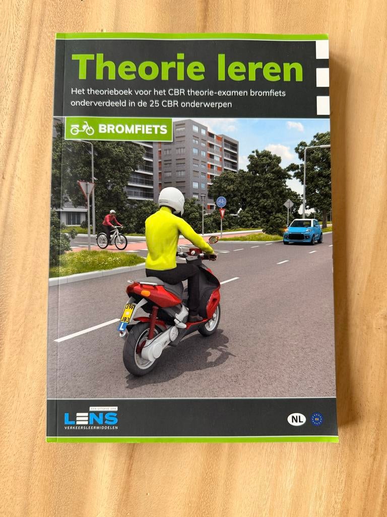 Theorie Leren Bromfiets - CBR Theorie-examen, Ophalen of Verzenden, Zo goed als nieuw