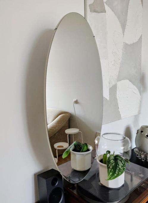 Ovale spiegel met geïntegreerde/verborgen kapstok, Huis en Inrichting, Woonaccessoires | Spiegels, Zo goed als nieuw, Minder dan 50 cm
