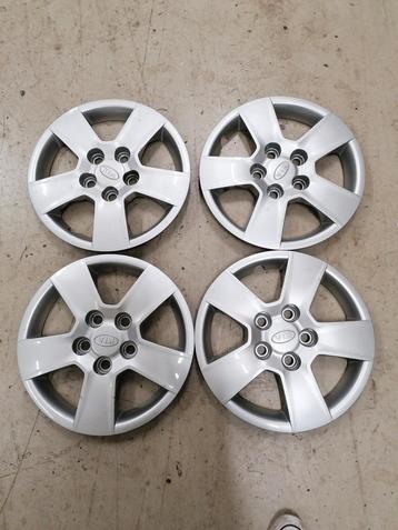 Setje zeer nette Kia venga wieldoppen  beschikbaar voor biedingen