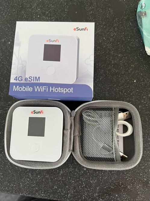 Mobiele MIFI router voor Esim en Simkaarten., Computers en Software, Routers en Modems, Zo goed als nieuw, Ophalen