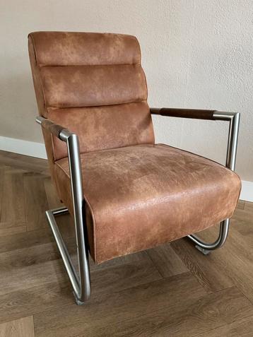 Stoere fauteuil – bruin suède-look met metalen frame beschikbaar voor biedingen