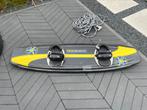 Wakeboard met wakeboard touw & accesoires, Ophalen, Gebruikt, Board