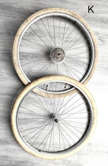 Fiets wielen 28” diverse fietswielen voor,achter,versnelling beschikbaar voor biedingen