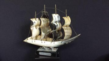 Italiaans ZEILSCHIP 4-Master <> Gemaakt van KOEHOORN 23x20cm beschikbaar voor biedingen