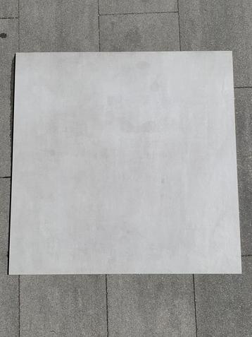 Lichtgrijs 80x80cm A-kwaliteit tegels 10m2 beschikbaar voor biedingen