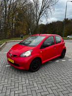 Toyota Aygo 1.0 12V Vvt-i 5DRS 2008 Rood, Auto's, Voorwielaandrijving, Stof, Zwart, 4 stoelen