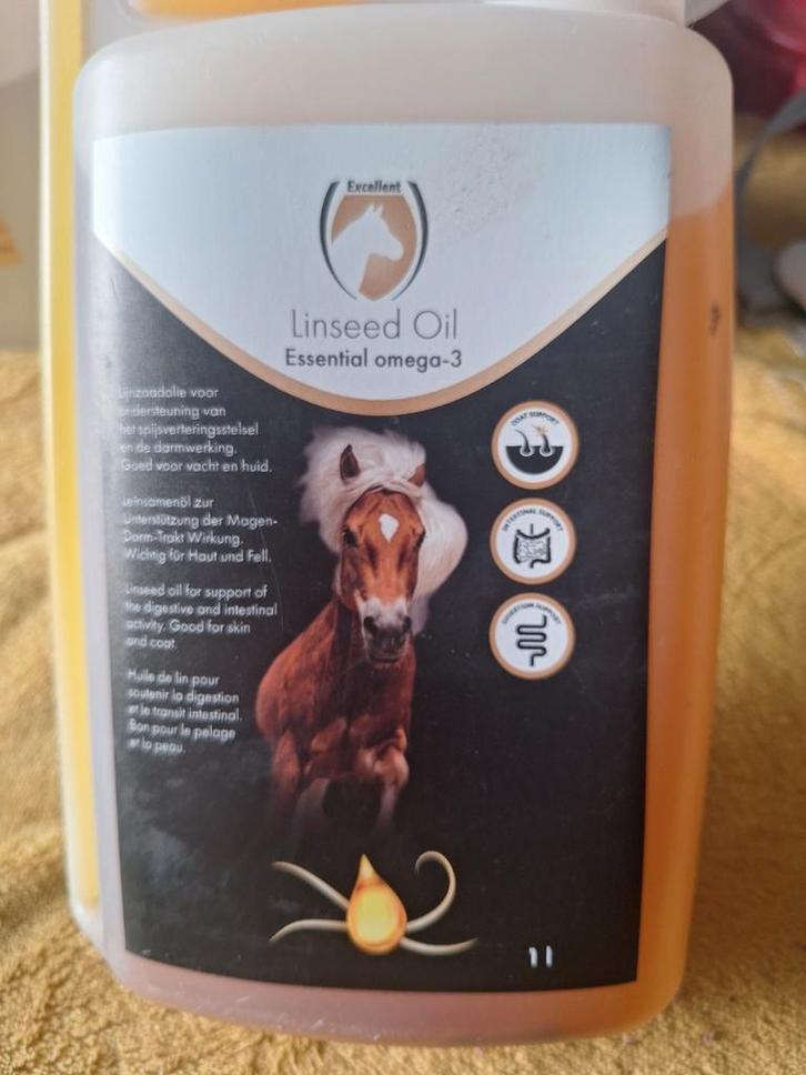 Linseed oil 1 liter, Dieren en Toebehoren, Paarden en Pony's | Overige Paardenspullen, Zo goed als nieuw, Overige soorten, Ophalen of Verzenden