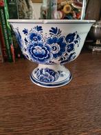Oude delftsblauw schaal op voet, Antiek en Kunst, Antiek | Keramiek en Aardewerk, Ophalen of Verzenden