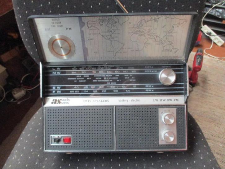 transistor AS audio sonic, wereld ontvanger lederen kast, Antiek en Kunst, Antiek | Tv's en Audio, Ophalen of Verzenden