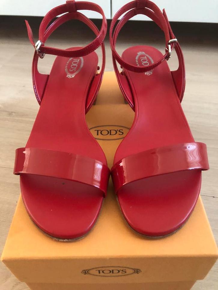 Elegant en exclusief Tod 's damesschoentje, Kleding | Dames, Schoenen, Zo goed als nieuw, Sandalen of Muiltjes, Rood, Verzenden