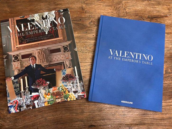 Valentino at the emperor’s table Assouline, Boeken, Kunst en Cultuur | Fotografie en Design, Zo goed als nieuw, Fotografen, Ophalen