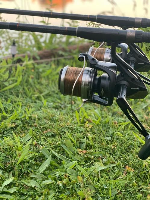 Shimano beastmaster 10000 2 stuks incl fox camo 40/100 lijn, Watersport en Boten, Hengelsport | Karpervissen, Zo goed als nieuw