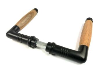 Deurklink set, mat zwart en houten greep, antiek beschikbaar voor biedingen