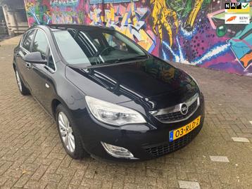 Opel Astra 1.4 Turbo Cosmo navigatie airco sport velgen perf beschikbaar voor biedingen