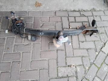 TREKHAAK GEBR  PEUGEOT 1007  2006 TOT 2010 beschikbaar voor biedingen