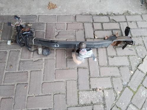 TREKHAAK GEBR  PEUGEOT 1007  2006 TOT 2010, Auto-onderdelen, Overige Auto-onderdelen, Peugeot, Gebruikt, Ophalen