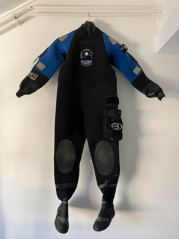 Droogpak BARE nst, co4 pro dry, maat s/m, schoenmaat 39, Watersport en Boten, Duiken, Gebruikt, Duikpak, Ophalen of Verzenden