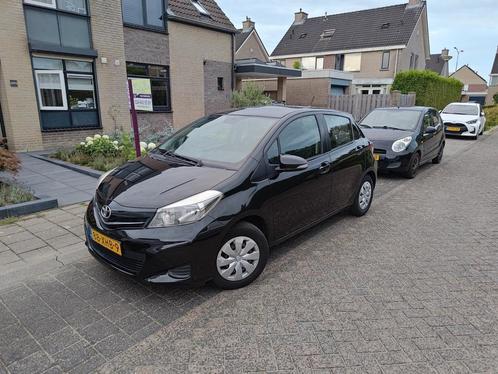 Toyota Yaris 1.0 12V Vvt-i 5DR 2012 Zwart, Auto's, Toyota, Particulier, Yaris, Benzine, A, Hatchback, Handgeschakeld, Origineel Nederlands