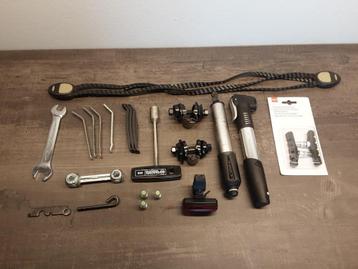 Fietsgereedschap/Fietstas en Telefoonhouder. beschikbaar voor biedingen