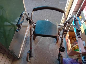 Inklapbaar rollator bijna nieuw beschikbaar voor biedingen
