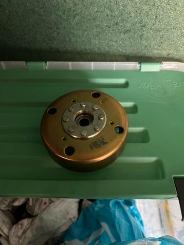 Origineel Piaggio oud type vliegwiel beschikbaar voor biedingen