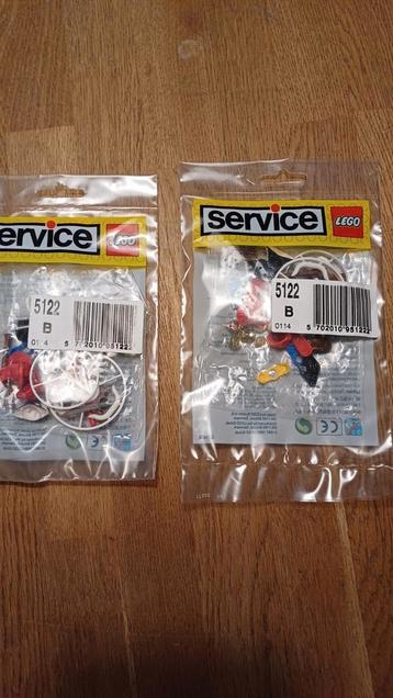 lego service zakjes met piraten en castle onderdelen . beschikbaar voor biedingen