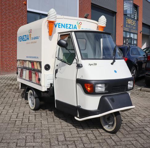 Piaggio ape foodtruck / IJstruck., Fietsen en Brommers, Scooters | Piaggio, Zo goed als nieuw, Overige modellen, Maximaal 45 km/u