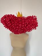 Rode Koningin Harten Foam pruik met kroon, Ophalen of Verzenden, Zo goed als nieuw, Meisje