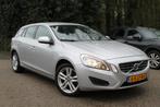 Volvo V60 1.6 T3 Momentum Automaat, Airco, Navi, Nap., Stof, Gebruikt, 4 cilinders, 150 pk