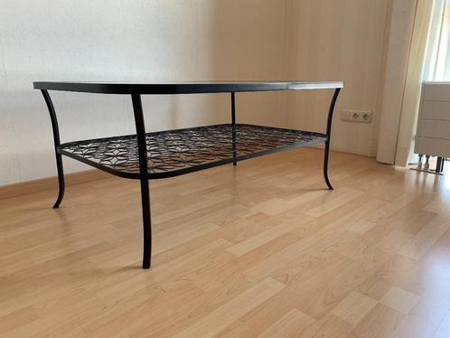 IKEA KLINGSBO Salontafel zwart metalen onderstel glazen blad, Huis en Inrichting, Tafels | Salontafels, Zo goed als nieuw, Minder dan 50 cm