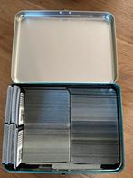 pokemon lunchbox met duizenden code cards, Ophalen of Verzenden, Zo goed als nieuw, Meerdere kaarten, Foil