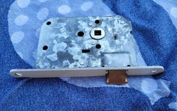 NEMEF loopslot, wit 174X20mm, dikte slotkast 13mm. Deur. beschikbaar voor biedingen