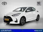 Toyota Yaris 1.5 Hybrid Dynamic (bj 2021, automaat), Auto's, 12 maanden, Gebruikt, Wit, 1490 cc