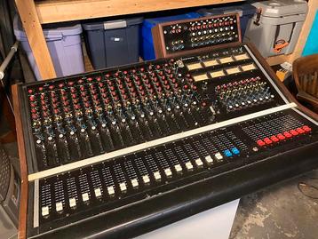 Gezocht: Soundcraft Series II beschikbaar voor biedingen