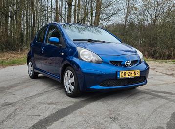 Toyota Aygo 1.0 12V Vvt-i 5DRS 2008 Blauw beschikbaar voor biedingen